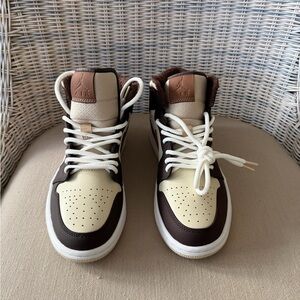 Nike Beige and Brown Sneakers